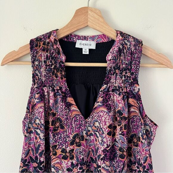 Evereve Darby Chiffon Smocked Floral Sleeveless Blouse Size XS Purple - Picture 4 of 7
